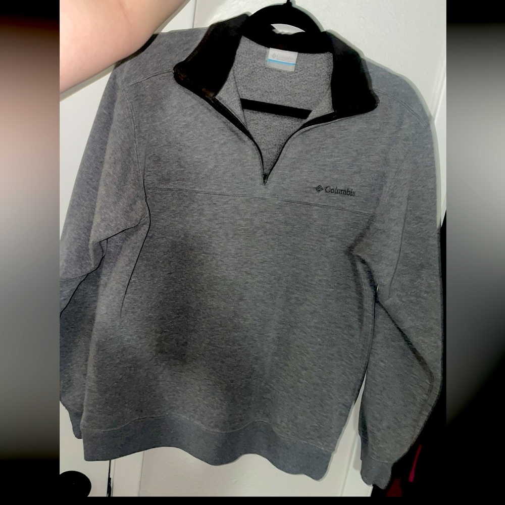 Grey Columbia sweatshirt SMALL